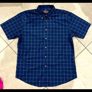 Blue VanHeusen Large Short Sleeve Shirt
